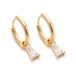 Triangulo Huggie Earring